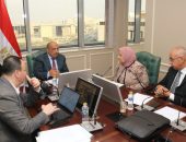 وزير الكهرباء .. يتابع موقف تسليم الأراضي لإقامة مشروعات الطاقة الشمسية وطاقة الرياح