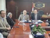 رئيس ” الوجة القبلي لإنتاج الكهرباء ” ومسئولي النقابة يزورون ” الخدمات الطبية ” ويشيدون بالخدمات المقدمة للمرضي