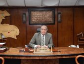الآن ..” حسن البيلي ” في زيارة مفاجئة لقطاع كهرباء مصر الجديدة 