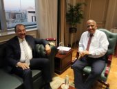 وزيرا الكهرباء وقطاع الاعمال يبحثان تنفيذ مشروع للطاقة الشمسية لتشغيل مجمع الألومنيوم بنجع حمادى