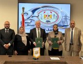 المصرية لنقل الكهرباء توقع مع ” الجوهري ” عقدًا لإنشاء خطوط جهد 220 ك.ف لربط محطة كيميت السخنة بالشبكة القومية